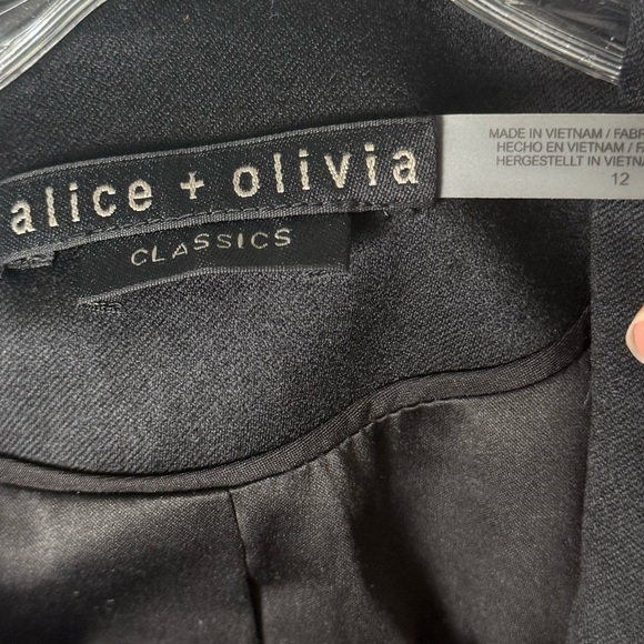 Alice + Olivia The Sculpt Blazer in Black 12 - Picture 9 of 10